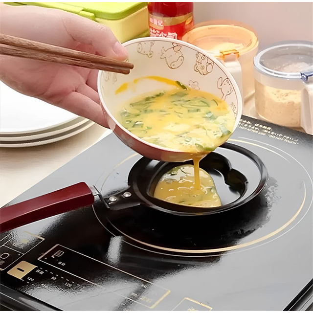 Creative Mini Nonstick Egg Frying Pan – Heart, Flower, Star & Fruit Shaped Egg Mold (Random Design)