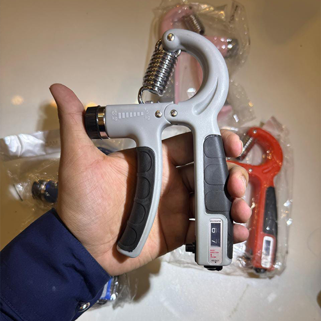 Adjustable Exerciser Hand Gripper With Counter Strengthener Adjustable Resistance Wrist Strengthener Forearm Gripper Hand Workout (Random Color)